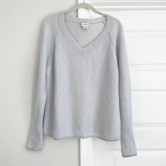 Club Monaco Cashmere Light Blue V-Neck Sweater - Picture 2 of 8